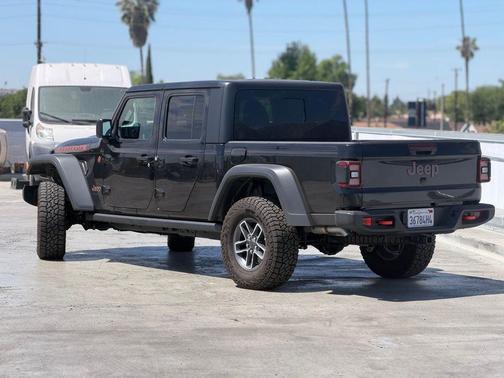 Black Clearcoat 2025 Jeep Gladiator Mojave 4x4