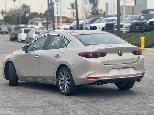 2025 Mazda Mazda3 FWD w/Preferred Package