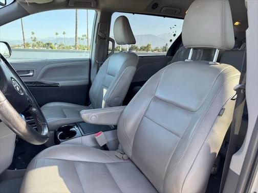 2019 Toyota Sienna XLE