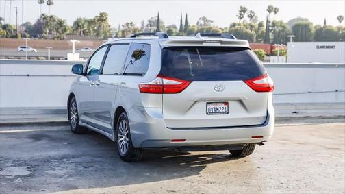 2019 Toyota Sienna XLE