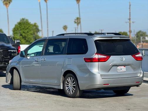 2019 Toyota Sienna XLE