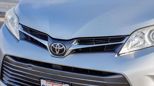 2019 Toyota Sienna XLE