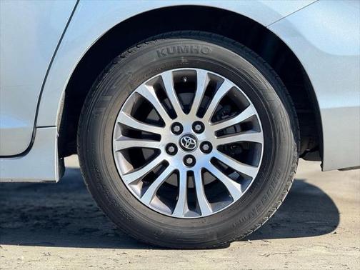 2019 Toyota Sienna XLE