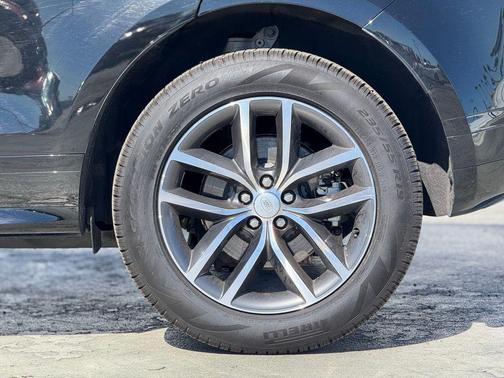 2024 Land Rover Range Rover Evoque Dynamic SE