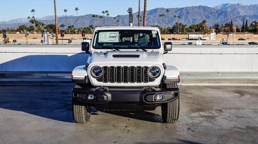2026 Jeep Gladiator Sport S