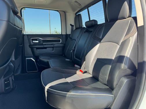 2024 RAM 2500 Laramie Crew Cab 4x4 6'4' Box