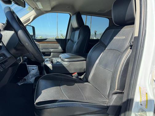 2024 RAM 2500 Laramie Crew Cab 4x4 6'4' Box