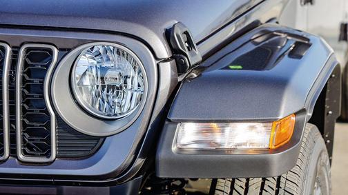 2025 Jeep Gladiator Sport S