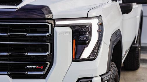 Summit White 2025 GMC Sierra 2500 AT4