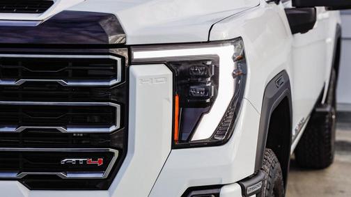 Summit White 2025 GMC Sierra 2500 AT4