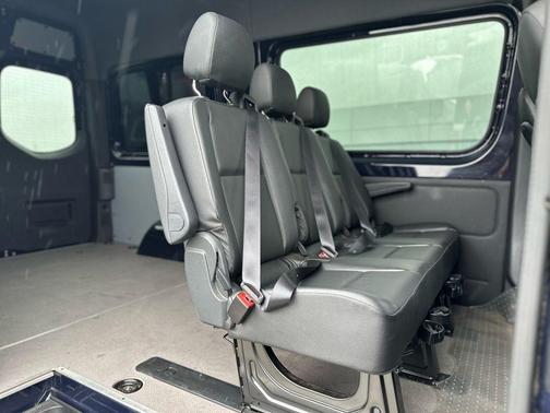 2021 Mercedes-Benz Sprinter 2500 Crew 144 WB