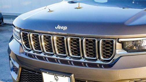 2025 Jeep Grand Cherokee Laredo