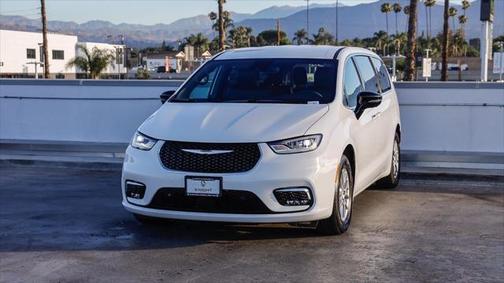 2025 Chrysler Pacifica L