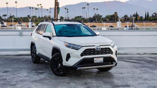 2022 Toyota RAV4 Hybrid SE