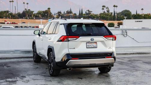 2022 Toyota RAV4 Hybrid SE