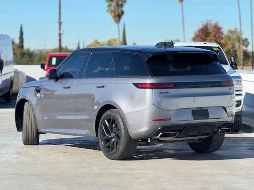 2023 Land Rover Range Rover Sport SE
