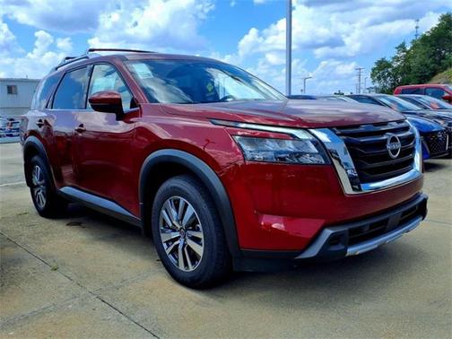 2025 Nissan Pathfinder SL 4WD