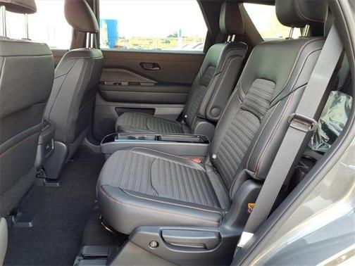 2025 Nissan Pathfinder Rock Creek 4WD