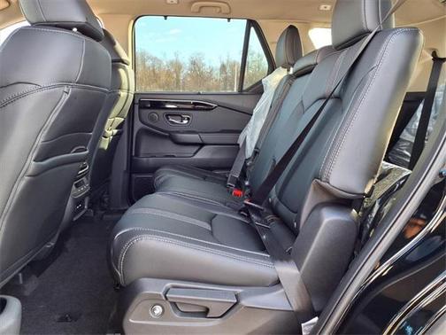 2025 Honda Pilot Touring 8-Passenger