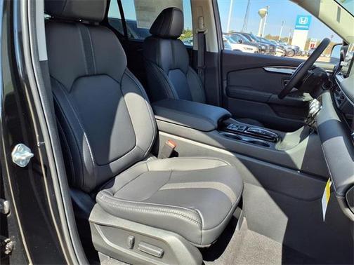 2025 Honda Pilot Touring 8-Passenger