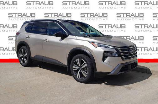 Champagne Silver Metallic/Super Black 2025 Nissan Rogue SL