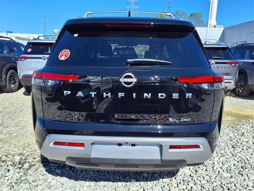 2025 Nissan Pathfinder SL 4WD