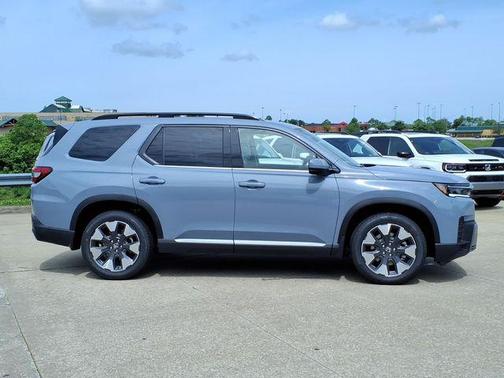 Sonic Gray Pearl 2026 Honda Pilot Touring 8-Passenger