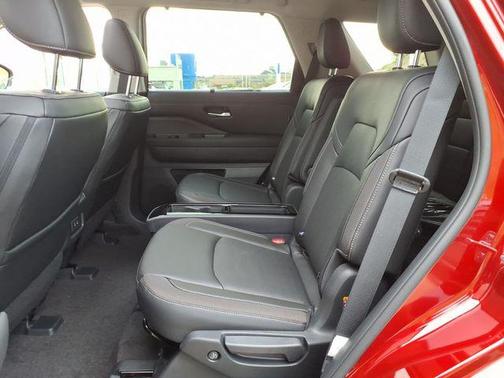 Scarlet Ember Tintcoat 2026 Nissan Pathfinder SL