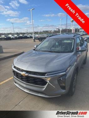 Sterling Gray Metallic 2025 Chevrolet Trax LT