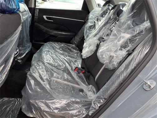 2026 Hyundai SONATA Hybrid Base