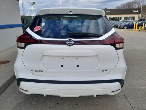 2024 Nissan Kicks SR