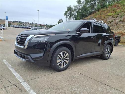 2025 Nissan Pathfinder SL 4WD