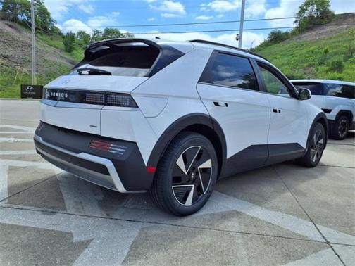 2025 Hyundai IONIQ 5 SEL