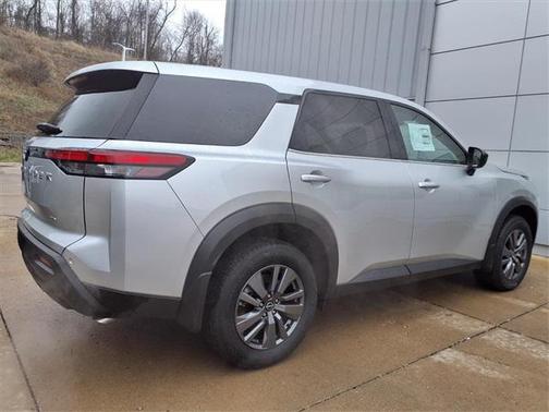 2025 Nissan Pathfinder S 4WD