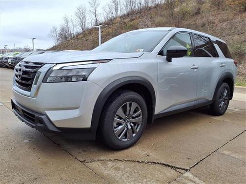 2025 Nissan Pathfinder S 4WD