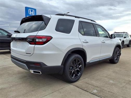 2025 Honda Pilot Touring 8-Passenger