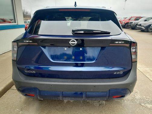 2025 Nissan Kicks SV