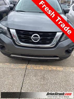 2017 Nissan Pathfinder SL