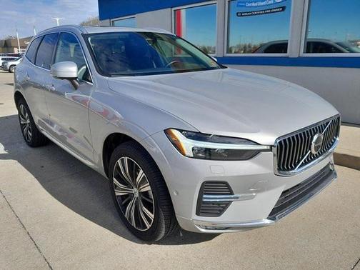 2023 Volvo XC60 B5 Plus Bright Theme