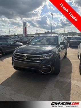 Racing Green 2021 Volkswagen Atlas 3.6L SEL