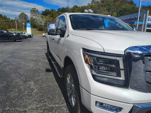 2020 Nissan Titan SL