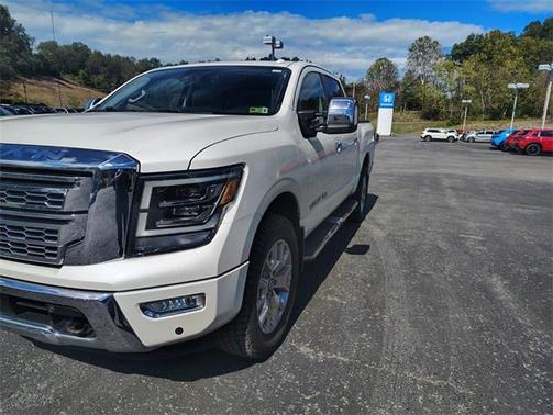 2020 Nissan Titan SL