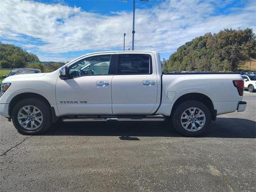 2020 Nissan Titan SL