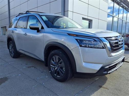 2025 Nissan Pathfinder SV 4WD