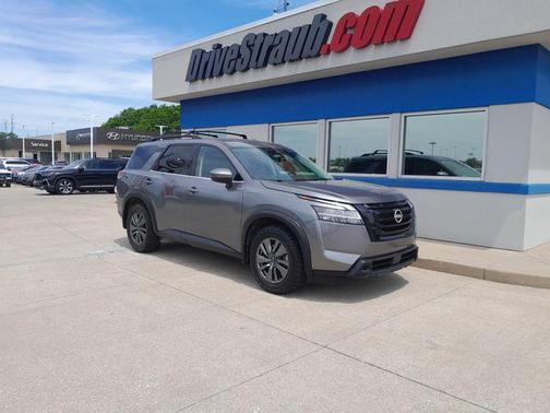 Gun Metallic 2022 Nissan Pathfinder SV 4WD