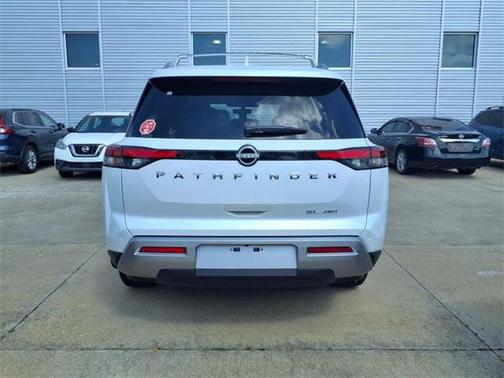 2025 Nissan Pathfinder SL 4WD