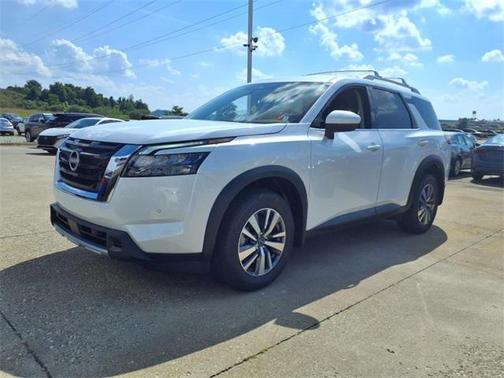 2025 Nissan Pathfinder SL 4WD