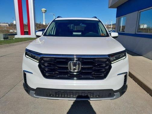 2023 Honda Pilot Touring 8-Passenger