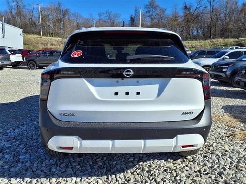 2026 Nissan Kicks SV