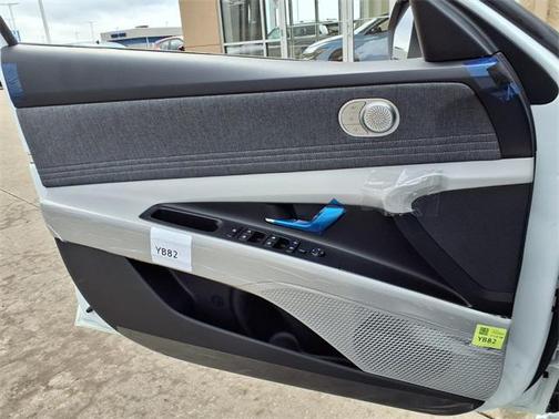 2026 Hyundai ELANTRA HEV Limited